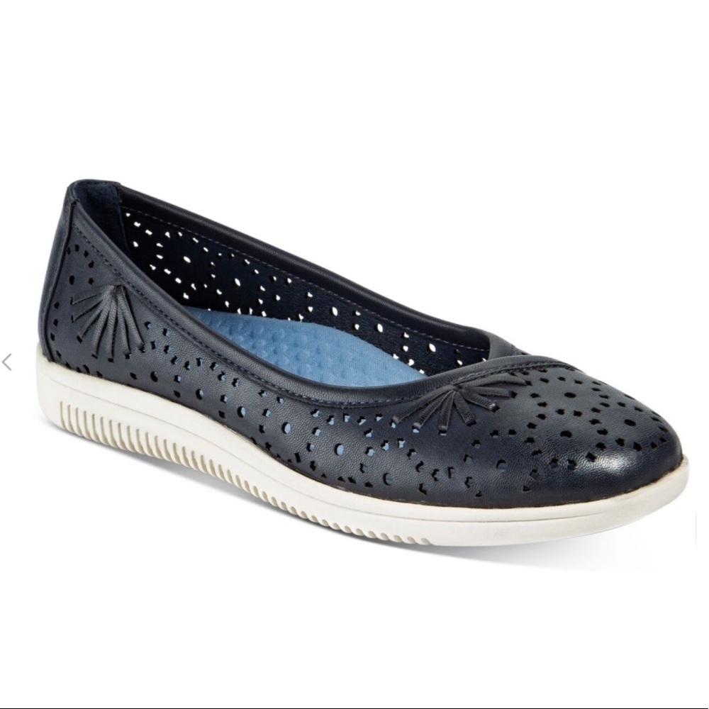 BARETRAPS Womens Navy 1/2 Heel Nissa Round Toe Wedge Slip On Flats 6 M
